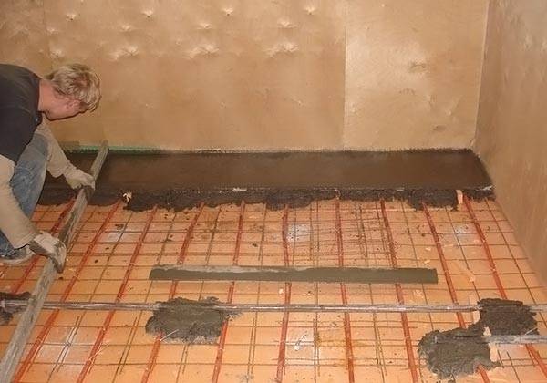 ใยปาดพื้น - เทและปรับระดับ