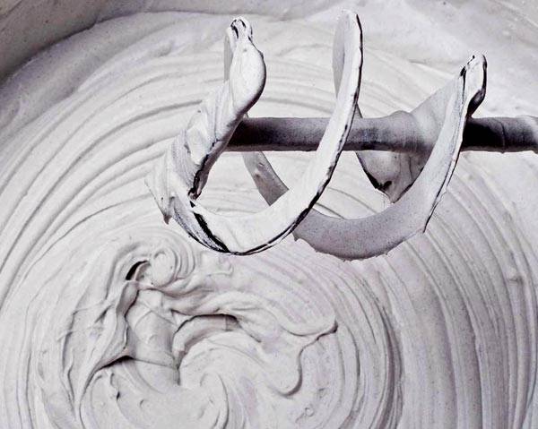 Preparing the mixture for use - mixing with a mixer