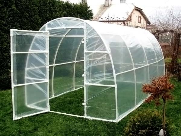 Seră pentru țevi din plastic DIY