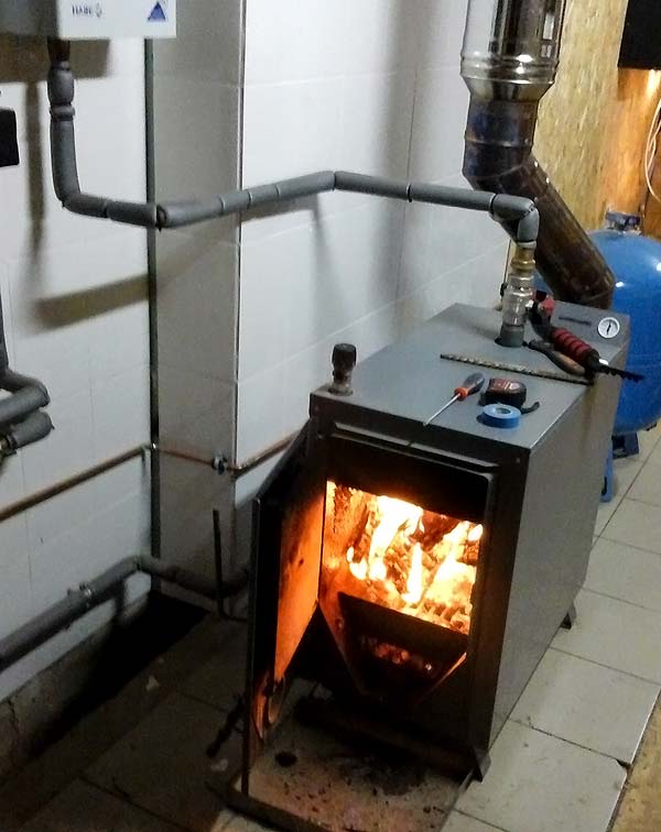 Boiler room with installed solid fuel equipment