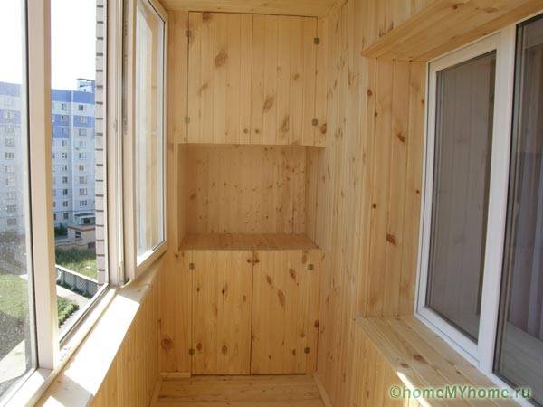 Menggunakan lapisan untuk hiasan dinding dan siling