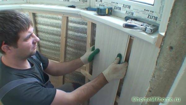 Pemasangan panel MDF