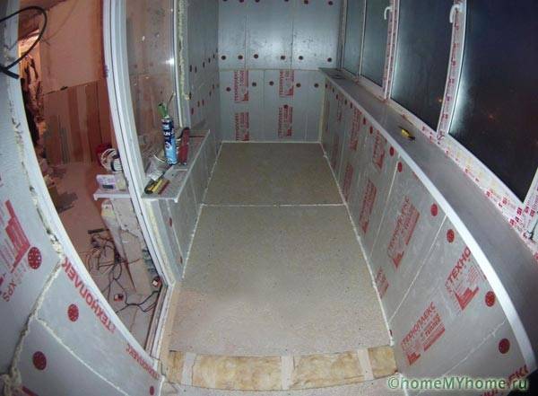 Menghiasi balkoni dengan tangan anda sendiri dengan kepingan plasterboard gipsum