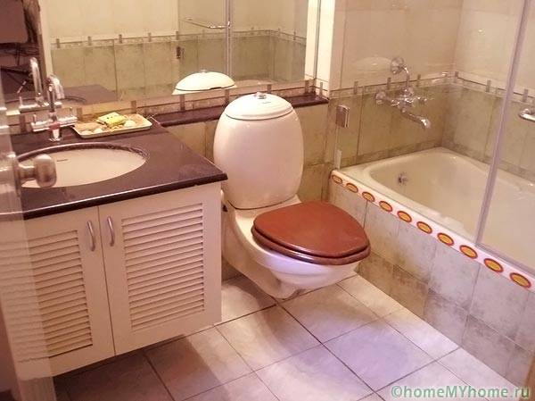 There is no pronounced style, but the muted tones are perfectly combined, and the layout is suitable for a standard apartment