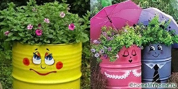 Lits baril peints de différentes couleurs