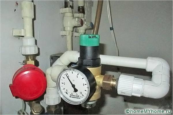 The regulator allows you to restrain the pressure head in the system, which ensures high-quality and smooth operation of the system