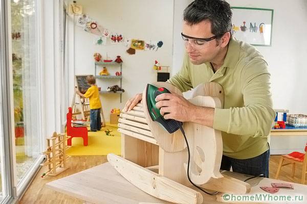 Deltamashinka - sejenis alat pengisaran getaran dengan sol khas