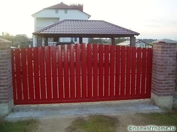 Пикетна ограда от профилиран лист