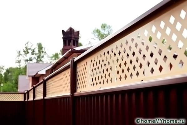 Ажурен кант на оградата