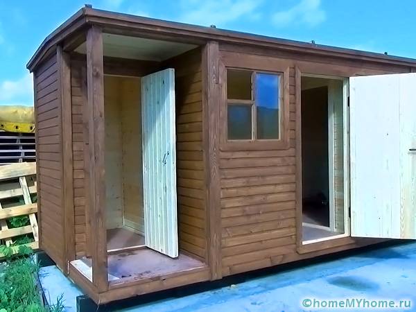 Combinarea unui duș și a unui dulap într-o singură clădire este foarte rațională