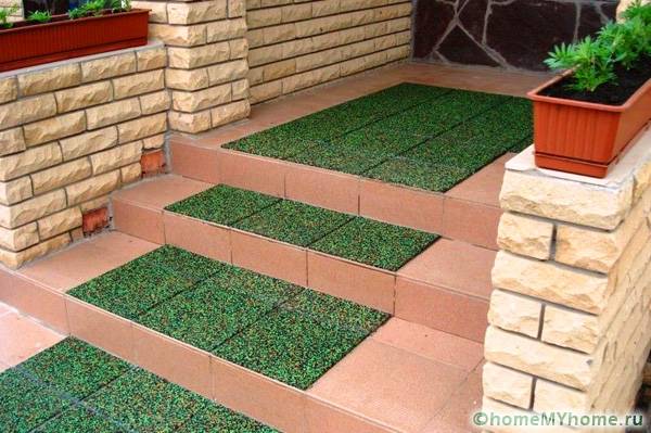 Degraus revestidos de borracha para evitar escorregões