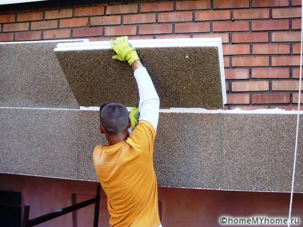 В някои случаи изолацията отвън се счита за по-ефективна.