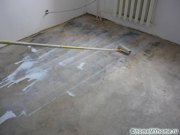 L'applicazione del primer è un passaggio molto importante in questa materia. Si consiglia di applicare più strati