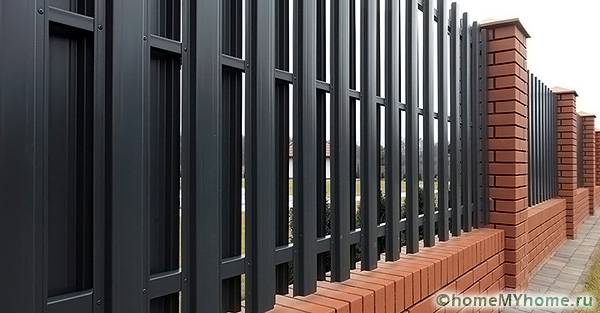 Euroshtaketnik is a durable material that looks great