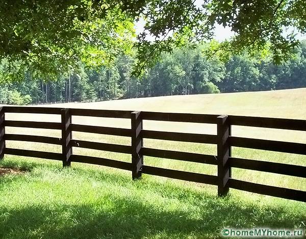 This fence is suitable for large spaces