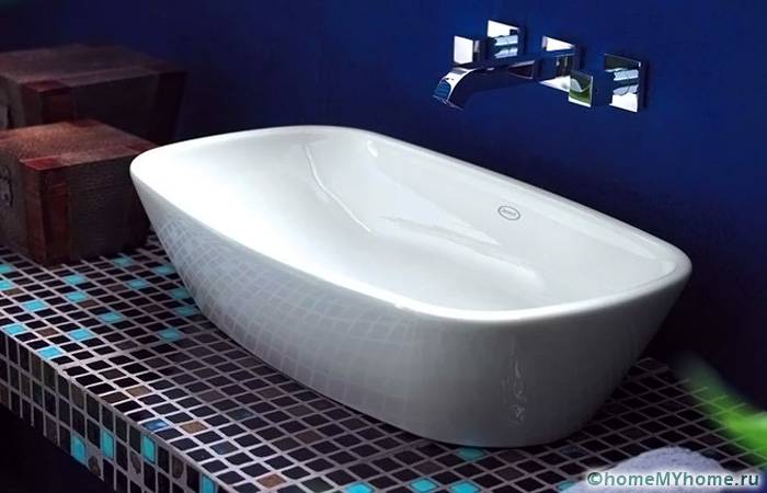 Acrylic models are corrosion resistant and easy to clean