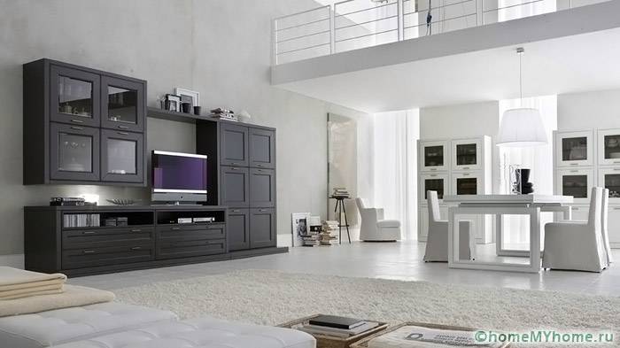 Dinding untuk ruang tamu dengan gaya moden: foto