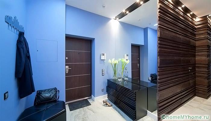 Choosing the right lighting allows you to divide up a small space