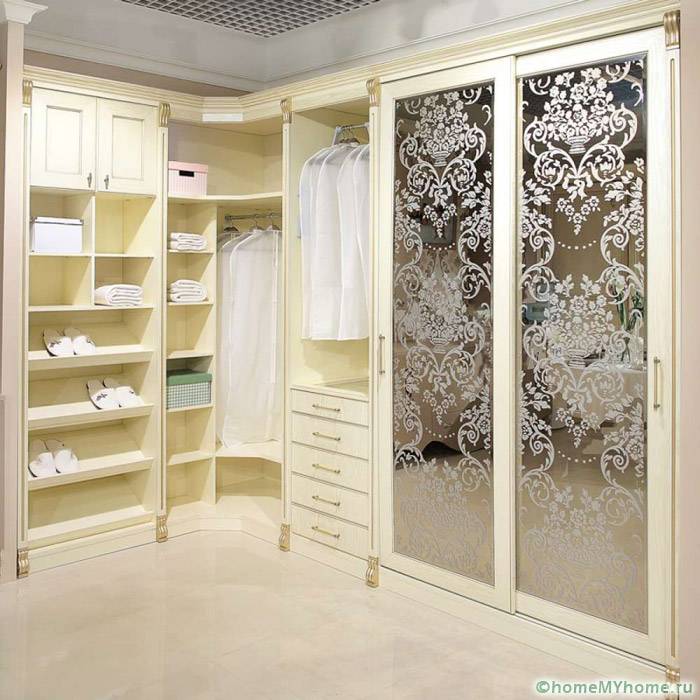 Cermin dan kaca berkualiti tinggi agak mahal, tetapi ia juga akan bertahan lebih lama daripada rakan-rakannya yang murah.