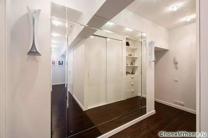 Concise lamps and fixtures are used for decoration