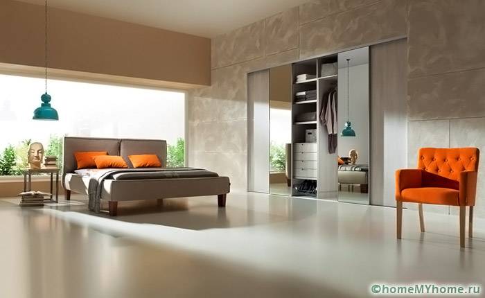 Panel yang dipilih dengan baik akan menjadi tambahan dan hiasan yang bagus di dalam bilik.