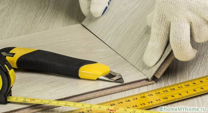 Apabila diletakkan di atas lapisan lama, ciri penebat haba lantai diperbaiki.