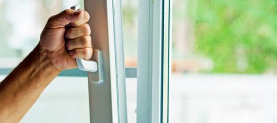 Cách tự điều chỉnh cửa sổ nhựa: video