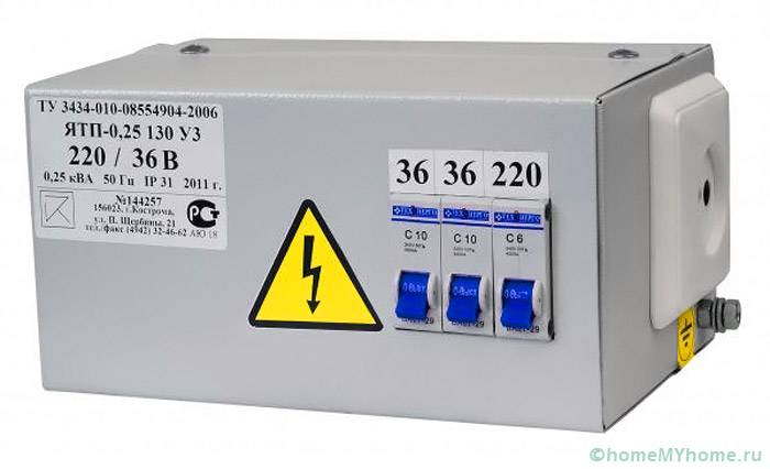 Можете да си купите такъв трансформатор в магазина, за да намалите напрежението.