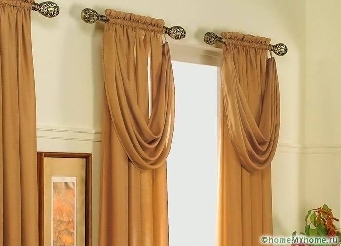 The original design of the window opening depends on the design and the specific model of the cornice