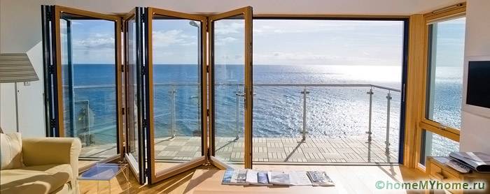 Glass models are ideal for terraces and verandas