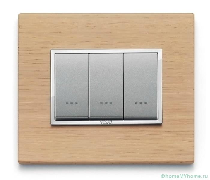 The three-rocker switch is more functional