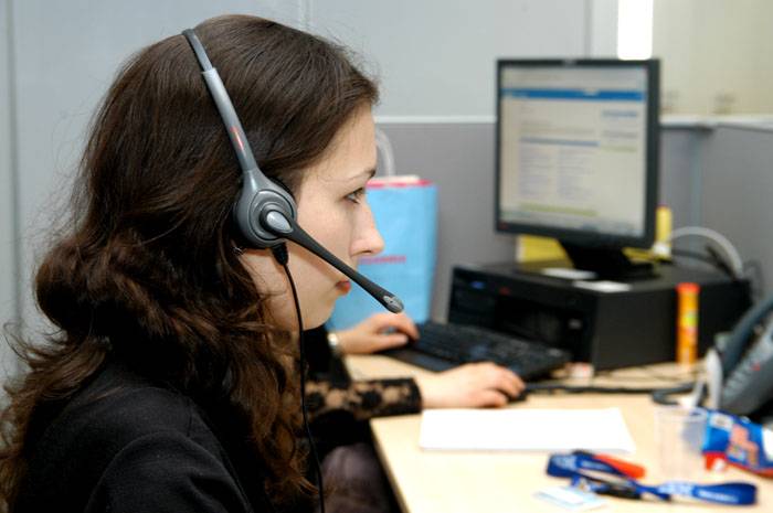 The call center operator will write down the meter data and the payer's personal account