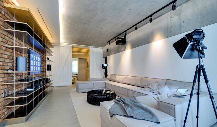 Il calcestruzzo conferisce agli interni austerità e laconicità.