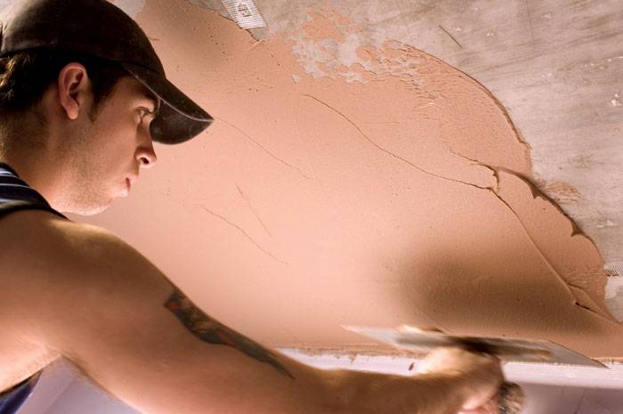 L'intonaco viene eseguito sul pavimento finito