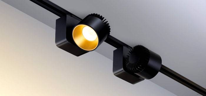 Η θέση αυτών των συσκευών μπορεί να αλλάξει. Κινούνται κατά μήκος ειδικών οδηγών (κομμάτια)