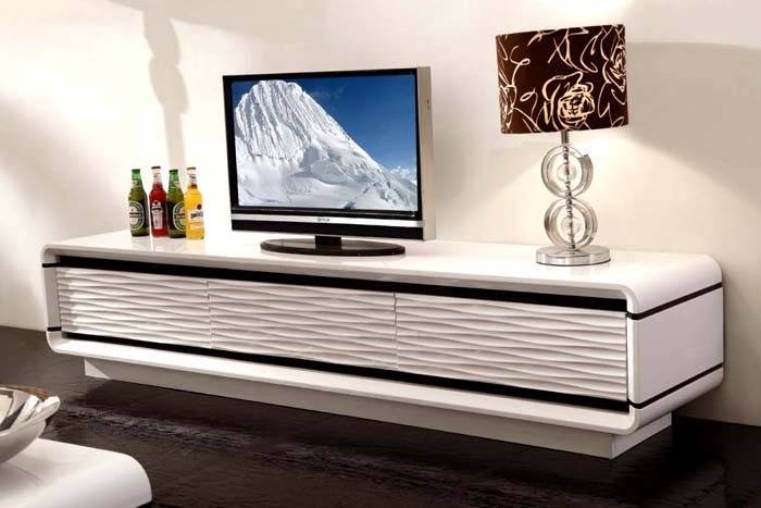 Τα κλειστά ράφια είναι πρακτικά, η σκόνη δεν συσσωρεύεται στο εσωτερικό