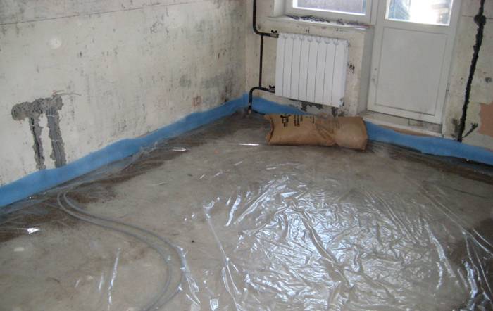 Les sols doivent être recouverts de papier d'aluminium