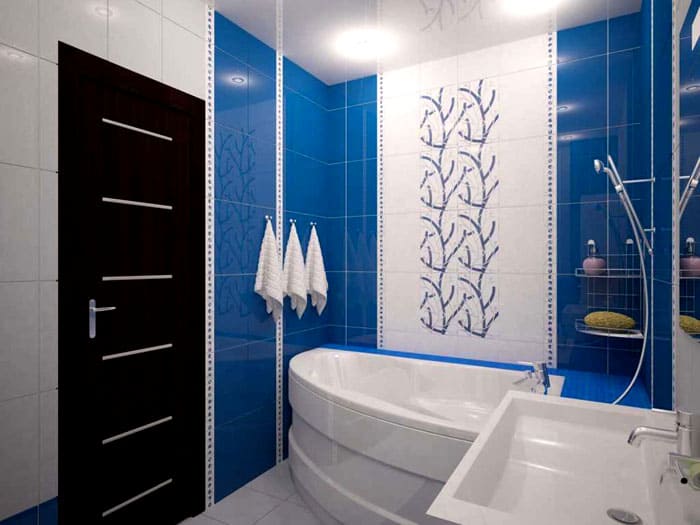 Vertical decoration with brightly colored tiles pulls the room up