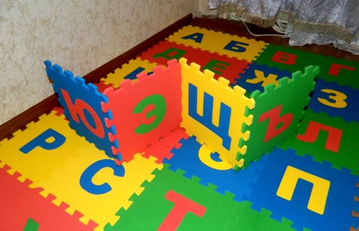 เรียนรู้ตัวอักษรและรวบรวมลูกบาศก์