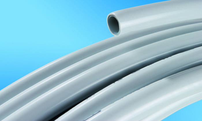 Пластмасови тръби с метален пълнеж