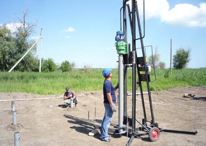 Η εργασία βιδώματος στα στηρίγματα θα απλοποιηθεί σε μεγάλο βαθμό από μια ειδική εγκατάσταση. Θα κάνει όλη τη δουλειά σε λίγες ώρες και με υψηλή ποιότητα