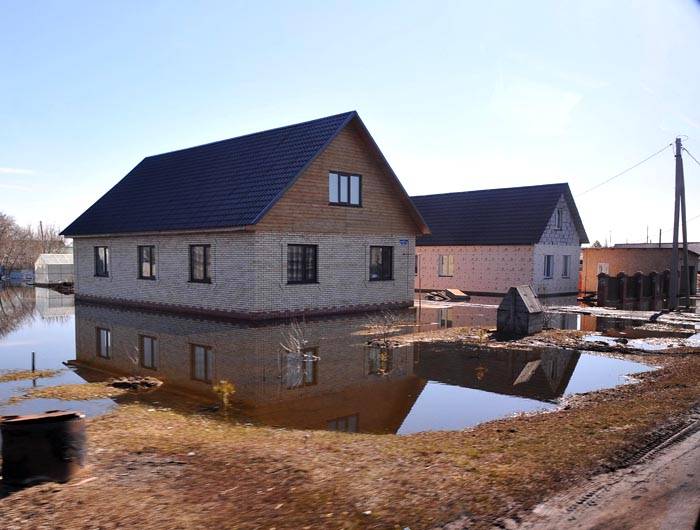 Δεν είναι απαραίτητο να χτίσετε ένα θεμέλιο σε μια περιοχή όπου οι εποχιακές πλημμύρες συμβαίνουν κατά τη διάρκεια υψηλού νερού