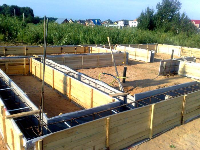 Adakah bernilai berayun dengan kawasan tersebut jika keseluruhan laman web berada di bawah landasan