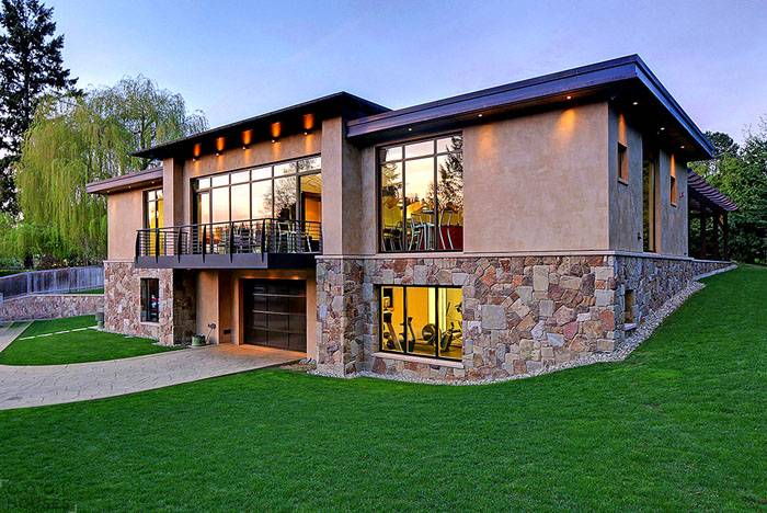 Penyelidikan menunjukkan bahawa memiliki garaj di rumah meningkatkan nilai pasaran rumah yang dibina