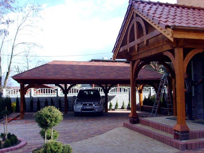 The building next to the house should not be just beautiful. Its aesthetic characteristics should be consistent with the overall design