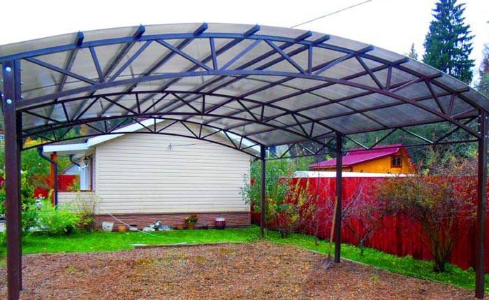 This photo shows that even large openwork arched structures do not seem to be heavy structures.