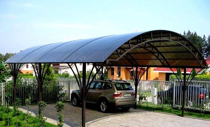 The length of the sheet reaches 12 m, which is useful for covering large spans with a width of 2 cars