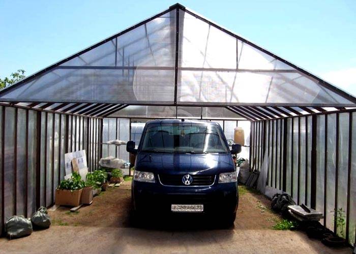 Cottage canopy with walls