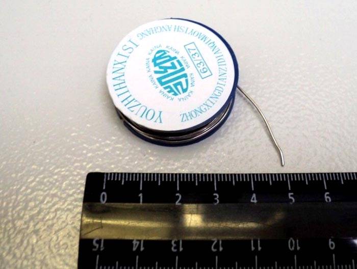 Υπάρχει ροή μέσα σε αυτό το καλώδιο συγκόλλησης, το οποίο επιταχύνει τη συναρμολόγηση των μερών