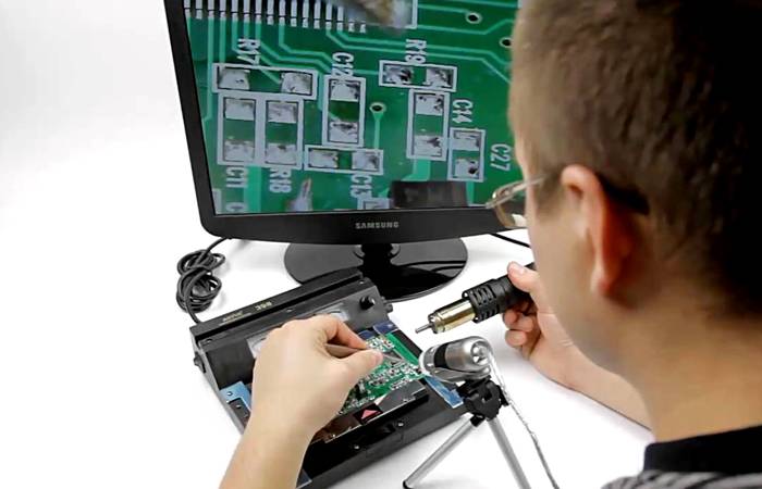 Τα μικροσκοπικά μέρη μπορούν να χρησιμοποιηθούν πιο εύκολα με μικροσκόπιο και μεγεθυμένη εικόνα στην οθόνη του υπολογιστή